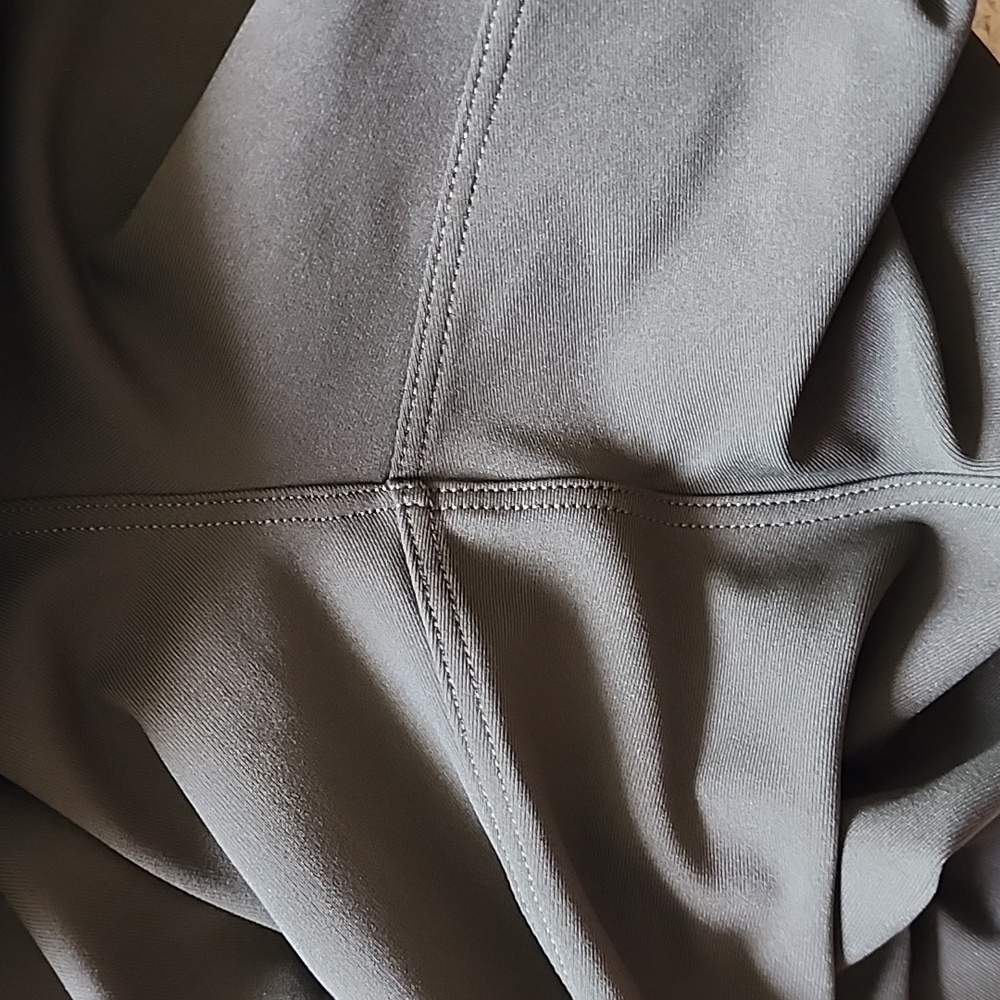 Lululemon Stetch High-Rise Jogger in Dark Olive EUC - Picture 6 of 8